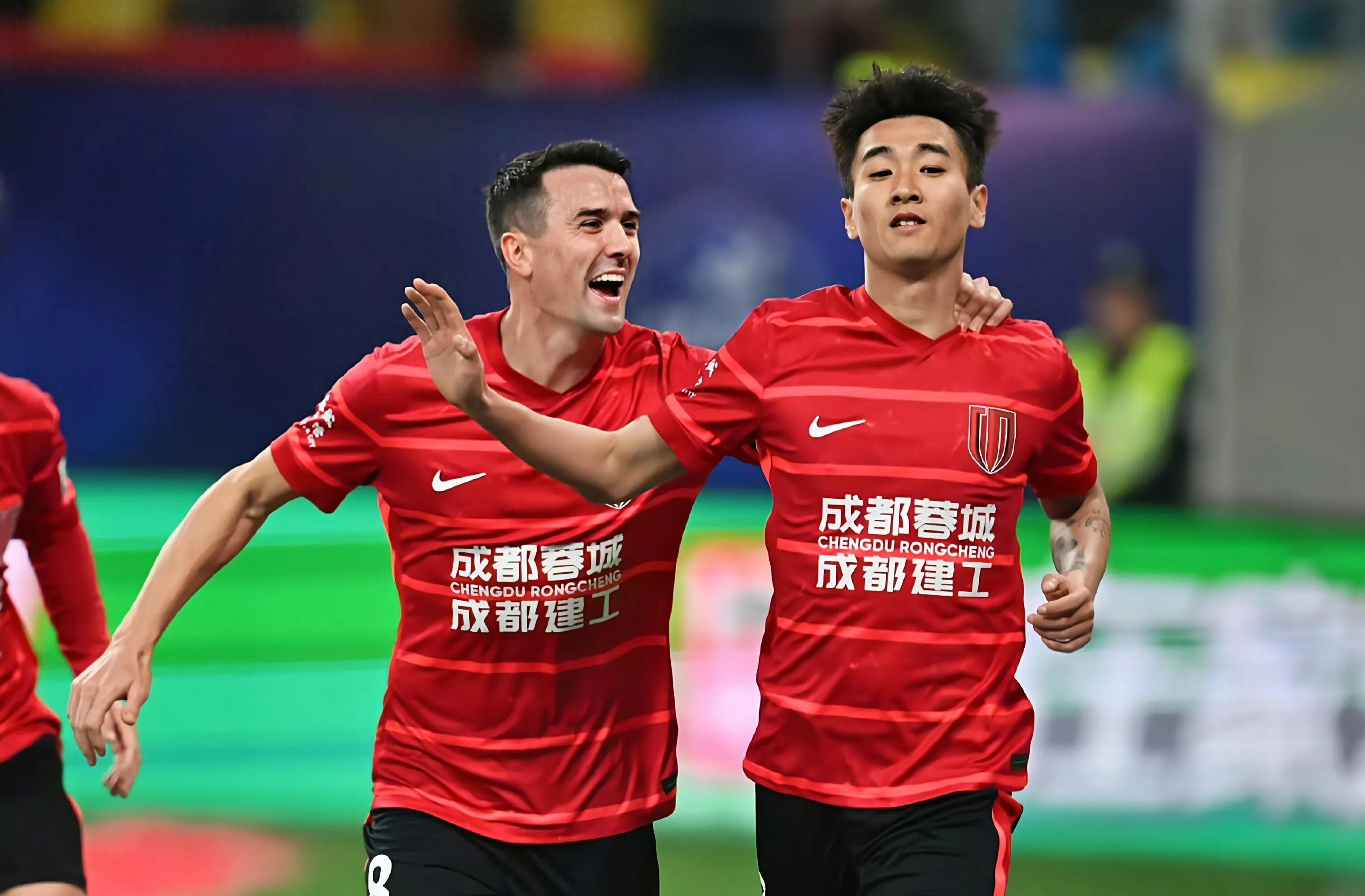 关于英超赛后走向成谜，成都蓉城远射贴柱，底气十足，年轻球员得到机会的信息